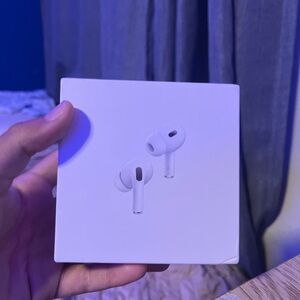 Wireless White Earbuds